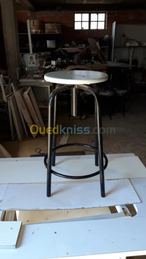 tabouret ascendant avec pose pieds
