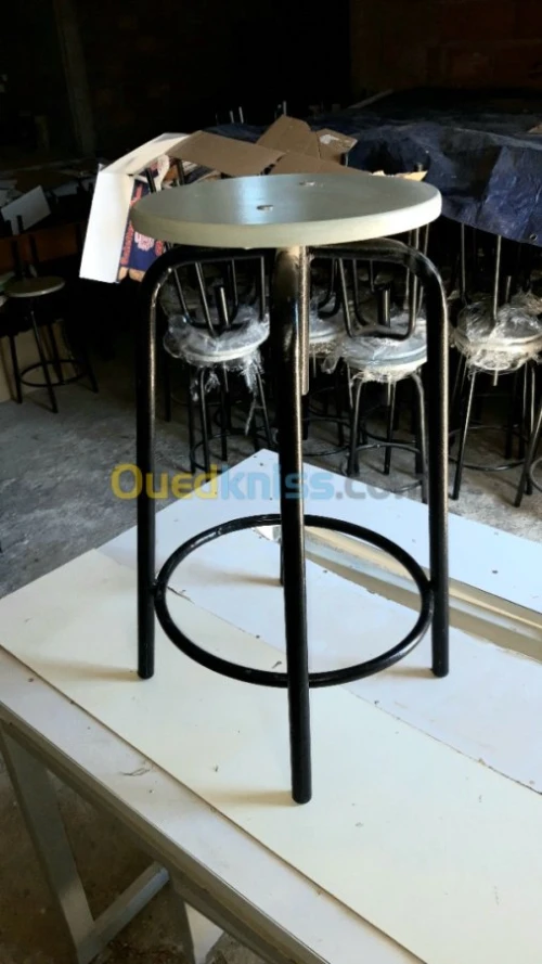 tabouret ascendant avec pose pieds