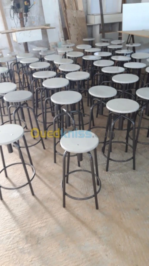 tabouret ascendant avec pose pieds