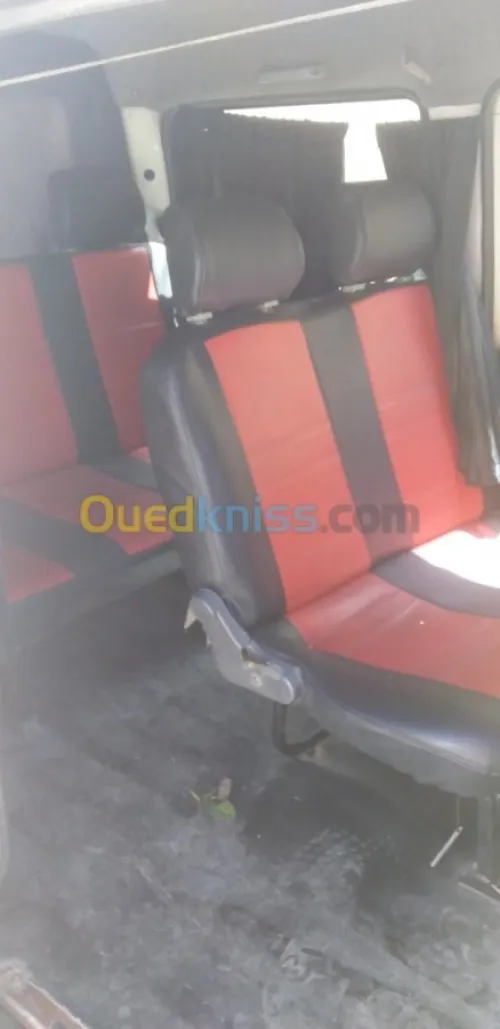 Gonow minibus