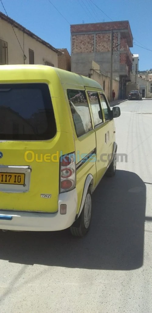 Gonow minibus