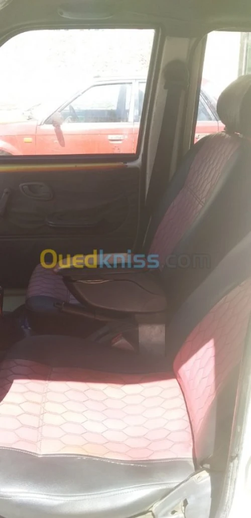 Gonow minibus