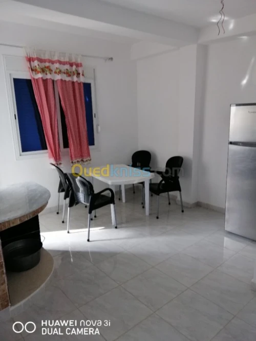 Location vacances Appartement F3 Skikda Collo