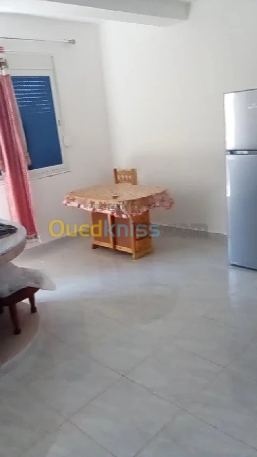Location vacances Appartement F3 Skikda Collo