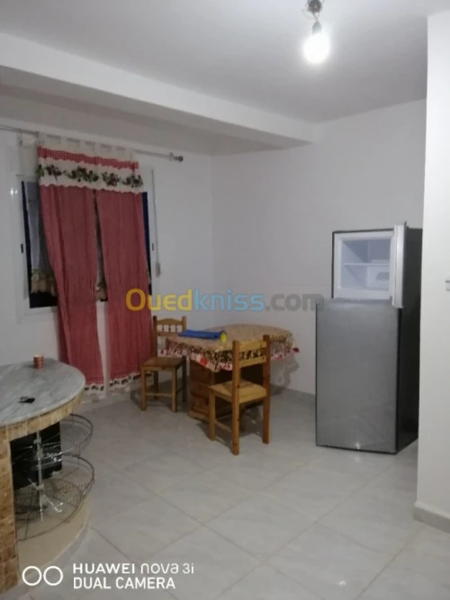 Location vacances Appartement F3 Skikda Collo