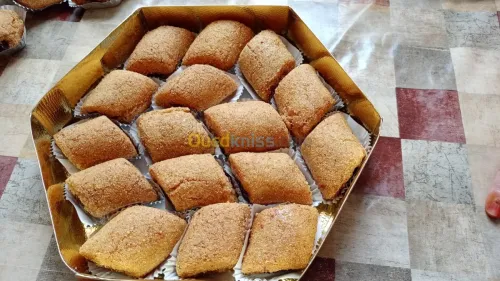 مقروط وحلويات makrout & gâteaux