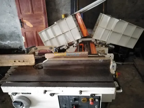 Machine scm