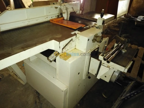 Machine scm