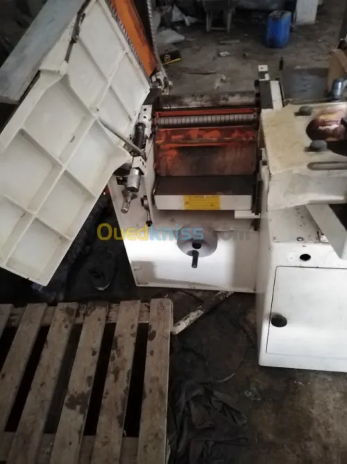 Machine scm