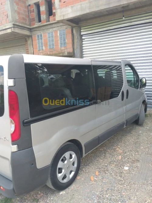 Renault Trafic passenger 