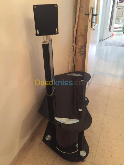 Table tv avec support