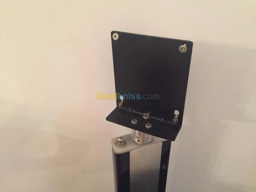 Table tv avec support