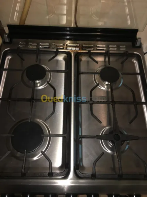 Cuisinière (belle cuisine)