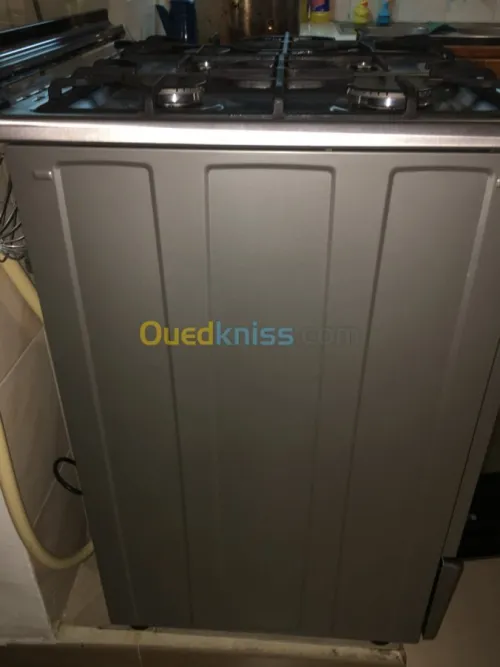 Cuisinière (belle cuisine)