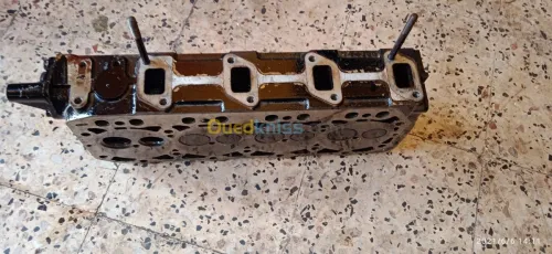 Culasse Yanmar 4 cylindres