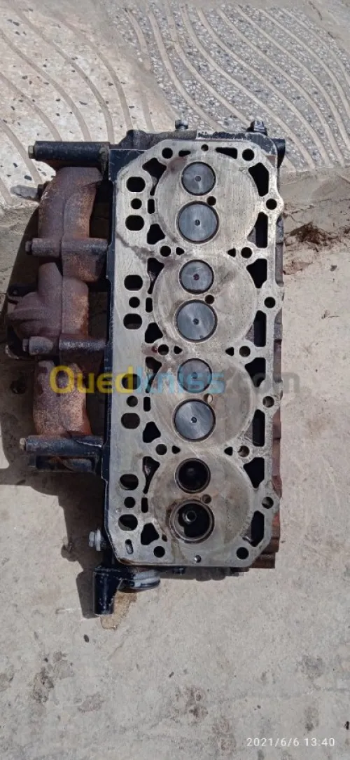 Culasse Yanmar 4 cylindres