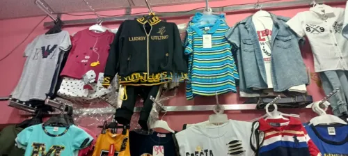 Liquidation vêtement enfants bébé fem 