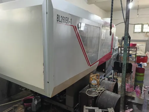 Machine d'injection plastique 260 ton