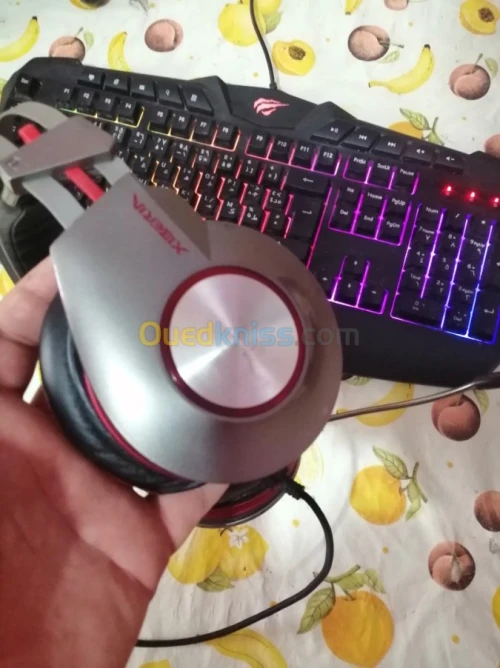 PlayStation slim 1 tera avec 2 mannete