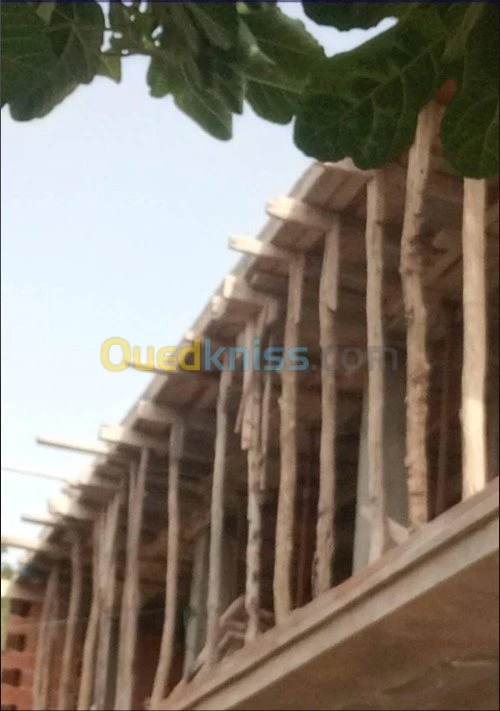 بيع لي كال ميتاليك مع 300 متر مادري 