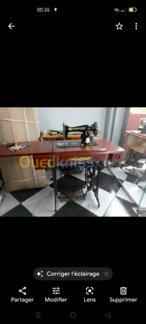 Machine à coudre et a broderie