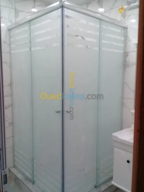 vitrine et douche italienne 