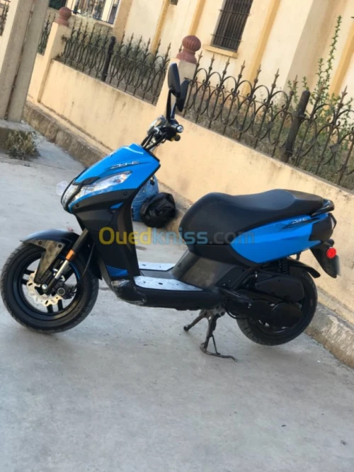Moto Peugeot  Street zone 50 cc