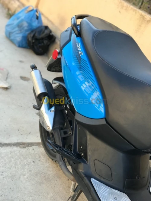 Moto Peugeot  Street zone 50 cc