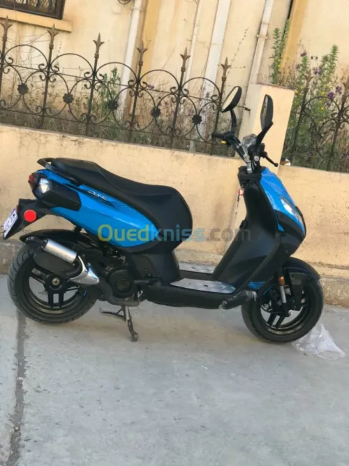 Moto Peugeot  Street zone 50 cc