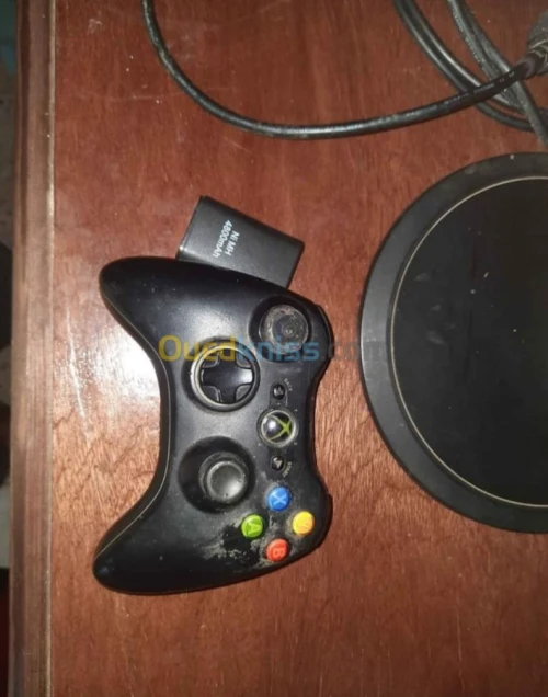 · je mets en vente un xbox 360 slim
