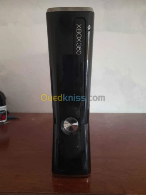 · je mets en vente un xbox 360 slim