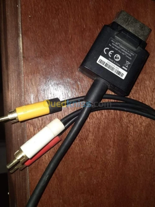 · je mets en vente un xbox 360 slim