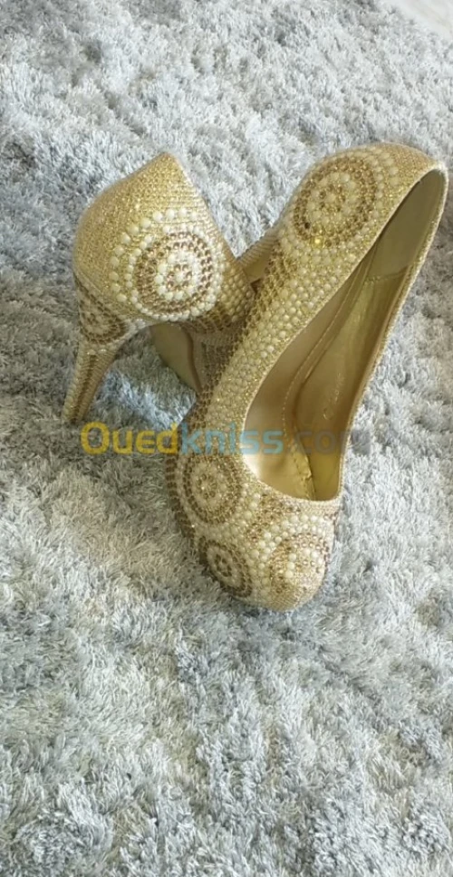 Chaussure soirée doré 