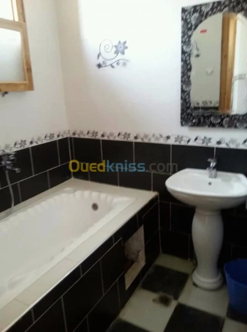 Location vacances Niveau De Villa F3 Jijel El aouana