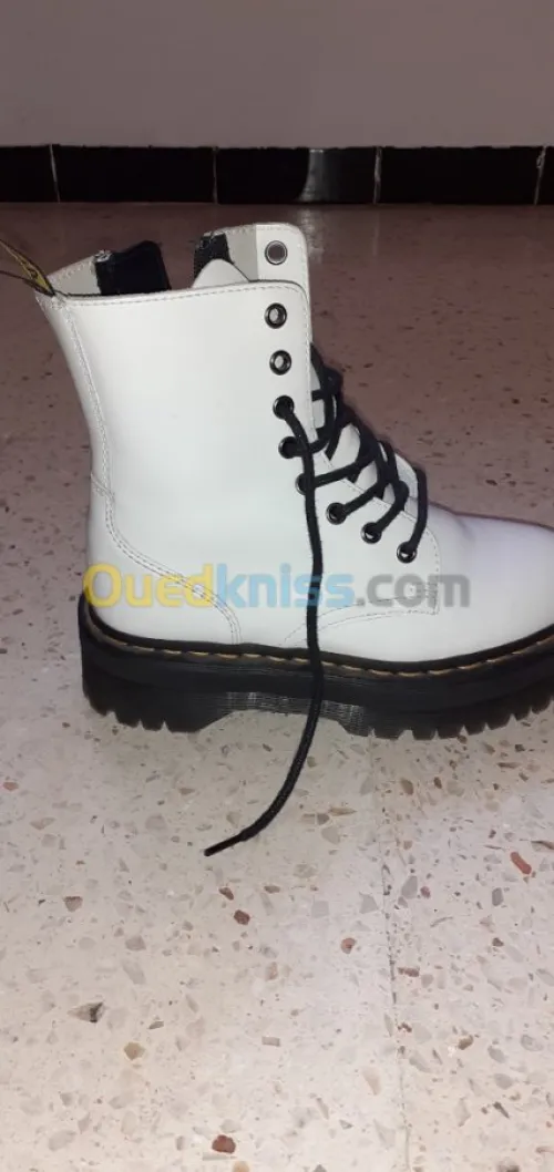 Doc martens,  Jaden blanches 