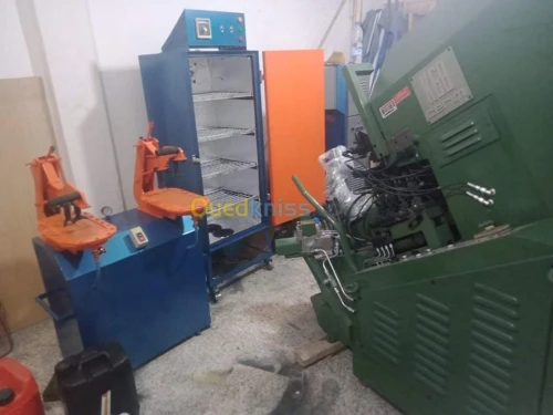 ألات صناعة الاحذية  Machine chaussure 