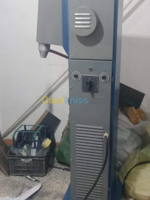 ألات صناعة الاحذية  Machine chaussure 