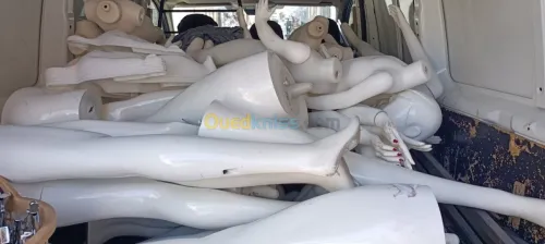 Promotion mannequin peroquets bars