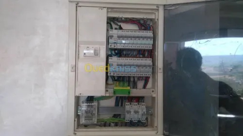 Artisan electricien