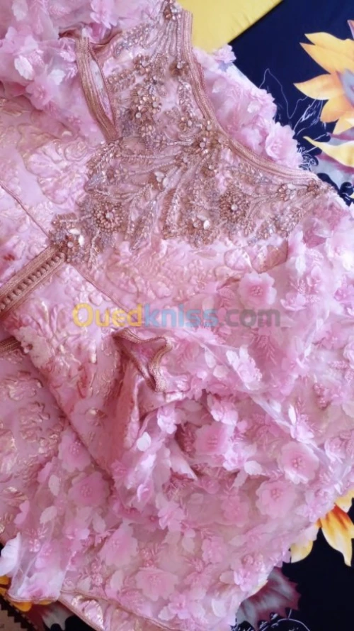 Location caftan et fergani top modèle unique 