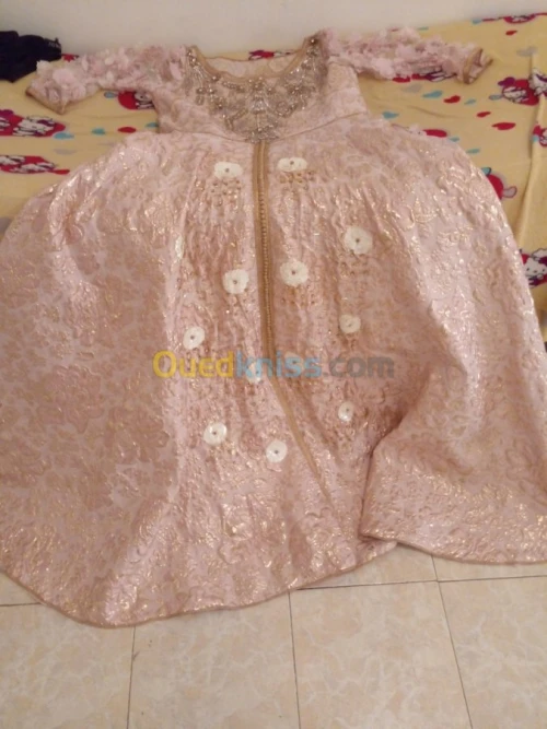 Location caftan et fergani top modèle unique 