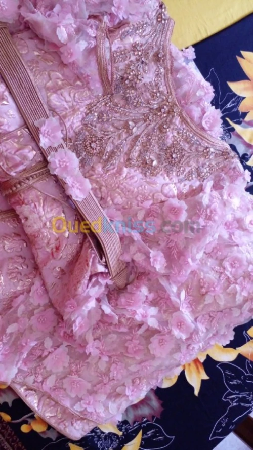 Location caftan et fergani top modèle unique 