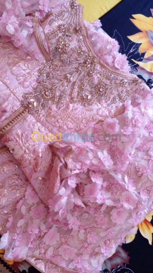 Location caftan et fergani top modèle unique 