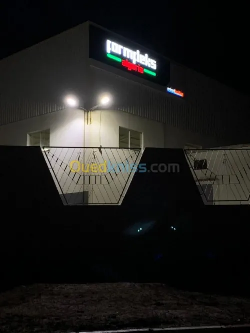 Enseignes lumineuses &Alucobond façade