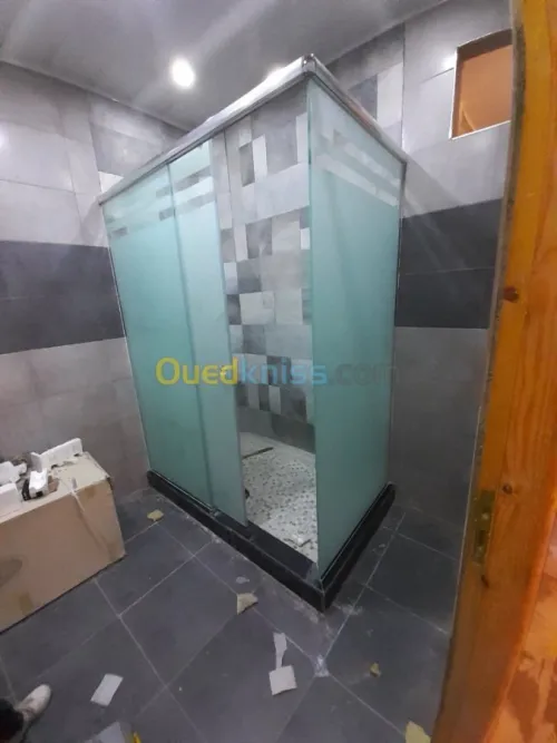 Aluminium , vitrine, douche italienne 