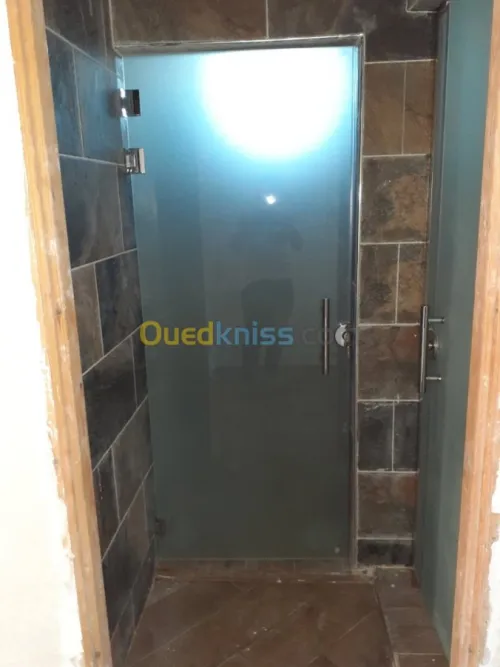 Aluminium , vitrine, douche italienne 