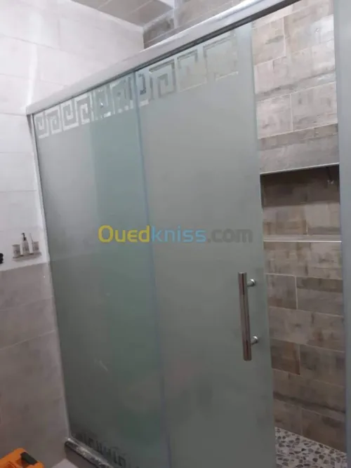 Aluminium , vitrine, douche italienne 
