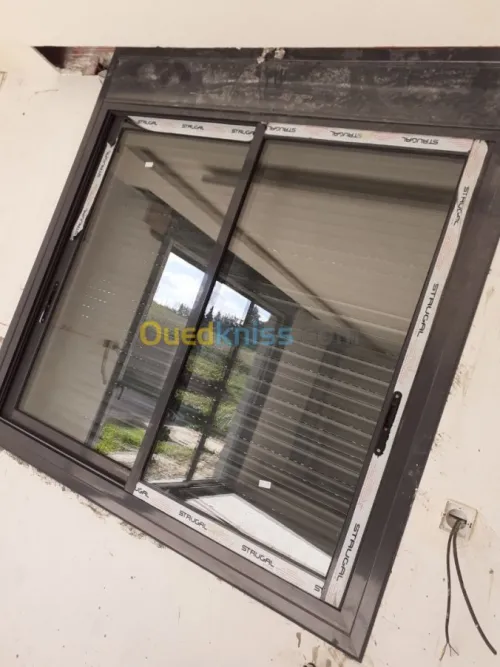 Aluminium , vitrine, douche italienne 