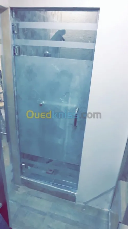 Aluminium , vitrine, douche italienne 