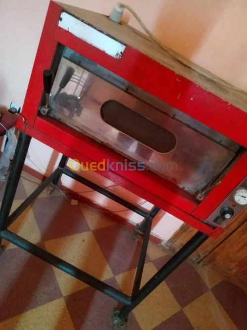 four pizza فرن بيتزا